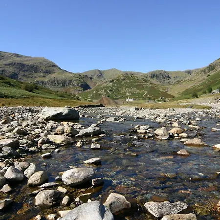 Bluebell Lodge, Shepherd Hut With Hot Tub In District Dom wakacyjny