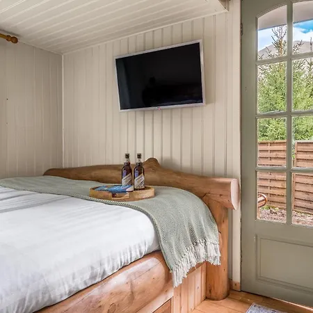 Bluebell Lodge, Shepherd Hut With Hot Tub In District Dom wakacyjny *