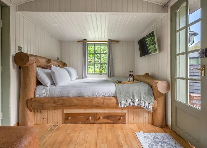 Ferienhaus Bluebell Lodge, Shepherd Hut With Hot Tub In District